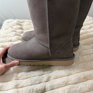 UGG Women's Gray Winter Boots